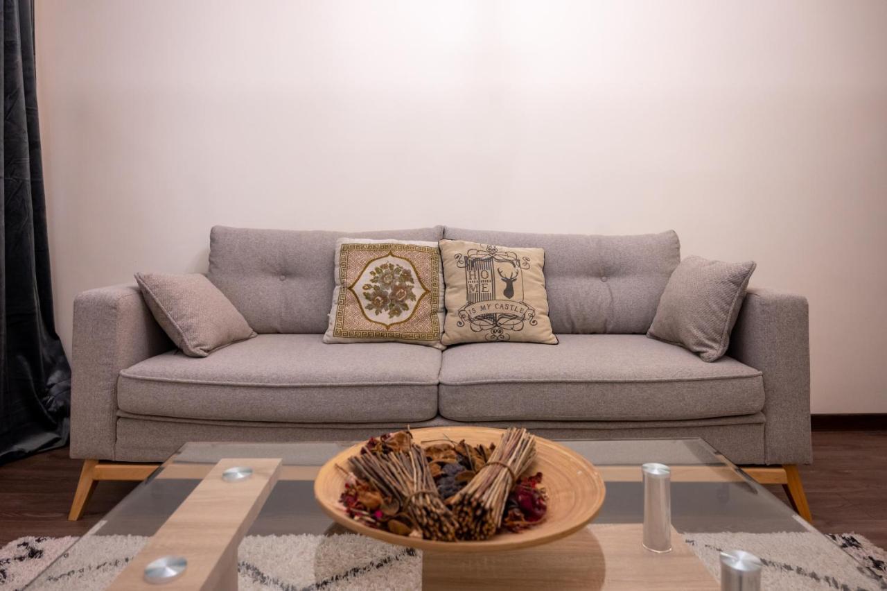 Design 1Bdr Apartment In Top Center - Free Parking โซเฟีย ภายนอก รูปภาพ