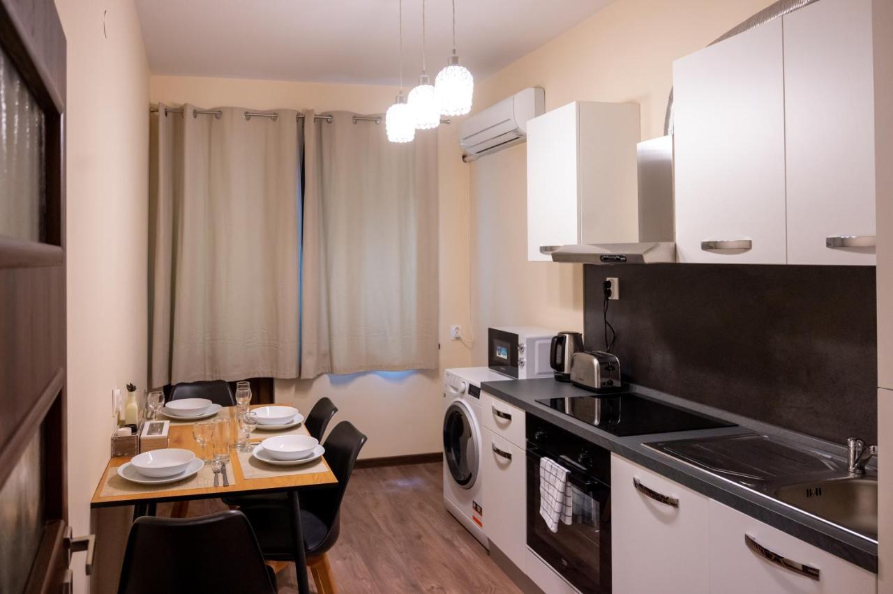 Design 1Bdr Apartment In Top Center - Free Parking โซเฟีย ภายนอก รูปภาพ